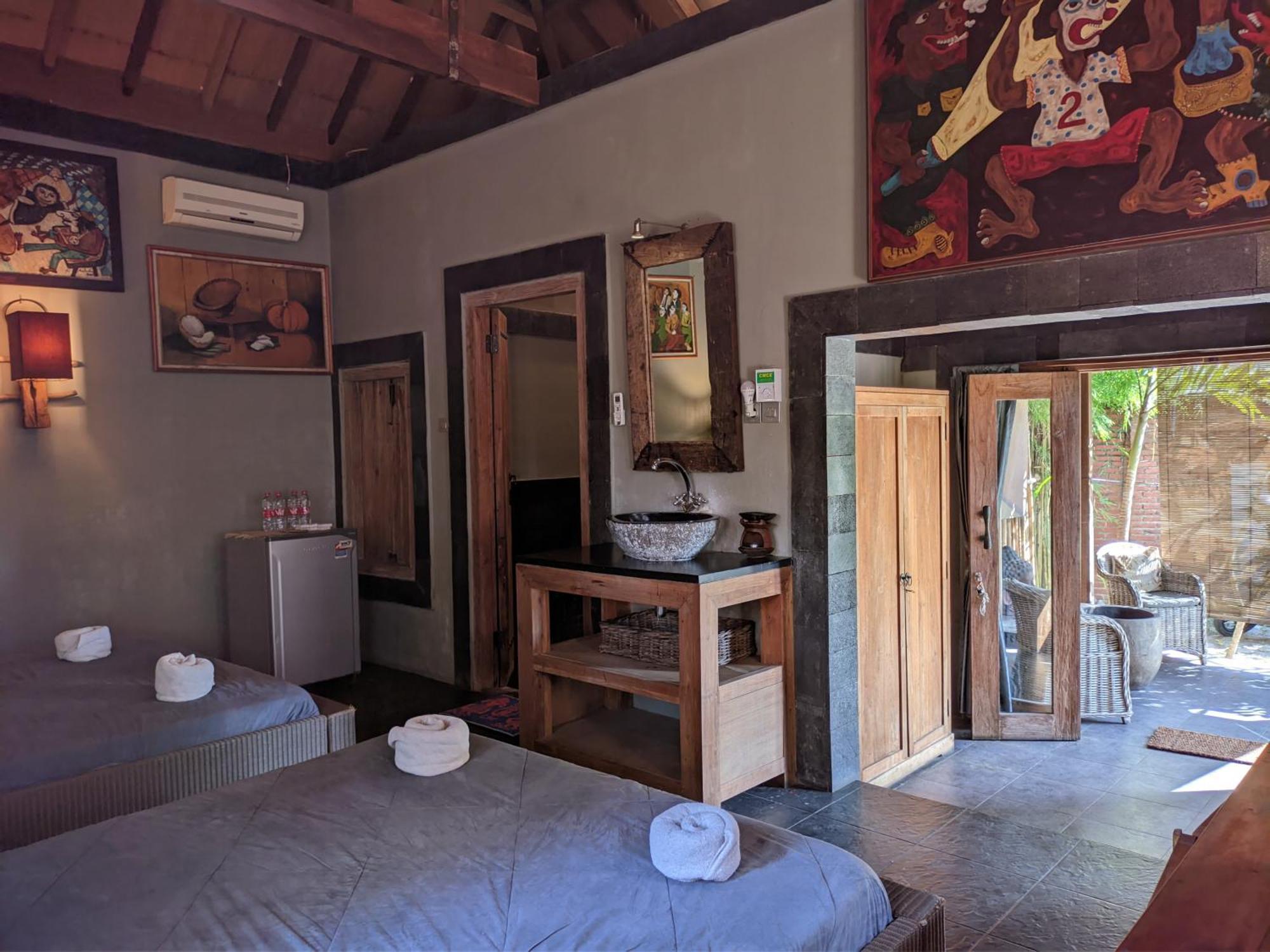 Astuti Gallery Homestay Yogyakarta Exterior photo